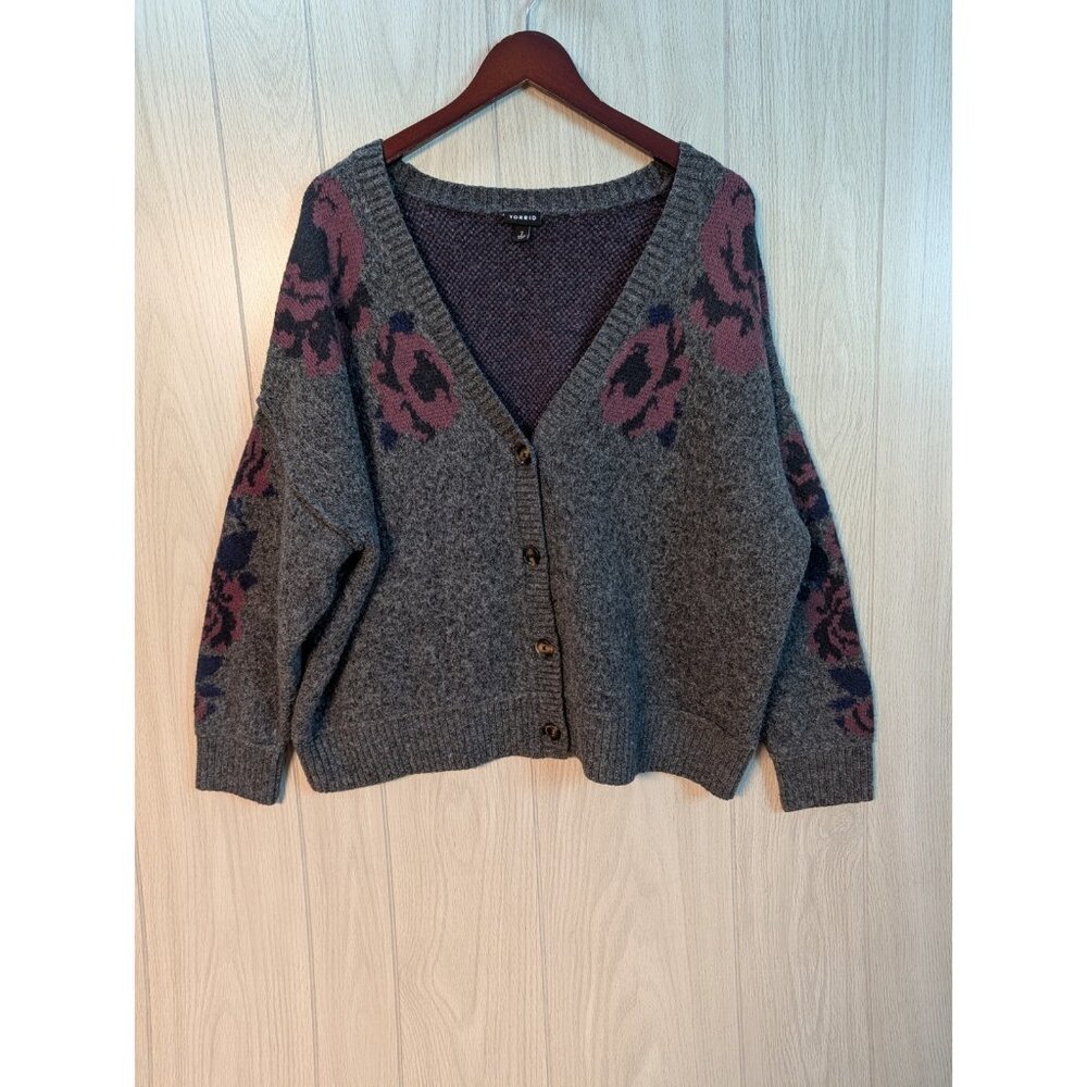 Torrid Thick Knit Floral Button Cardigan Gray Pink size 2X Cropped